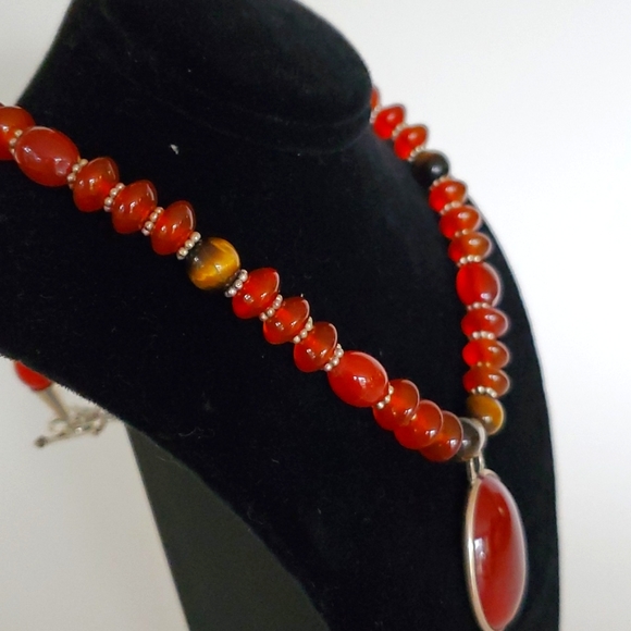 Artisan Hand-Crafted Necklace - Picture 3 of 3